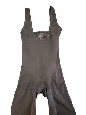 Assets by Spanx Black Shapewear Bodysuit Shorts Adjustable Straps Size L